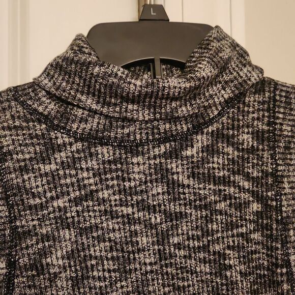 Postmark by Anthropologie Gray Sleeveless Cowlneck Shirt Top Size M - Picture 2 of 5